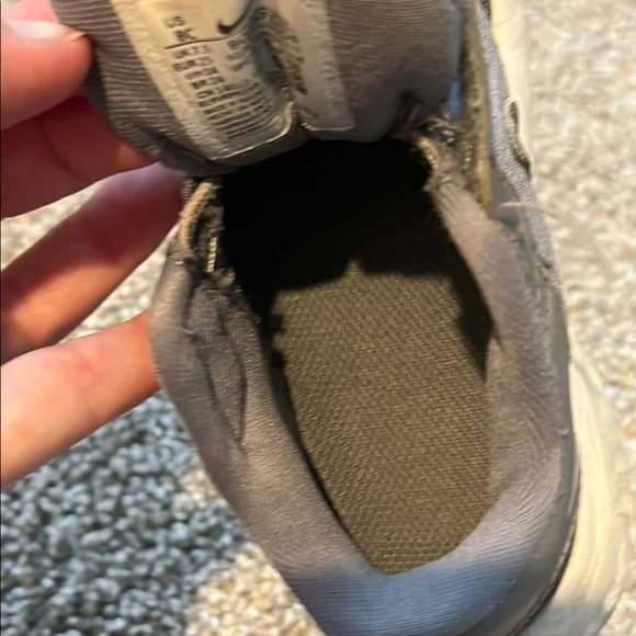 Nike Gray and White Sneakers with Velcro Closure - Picture 9 of 11